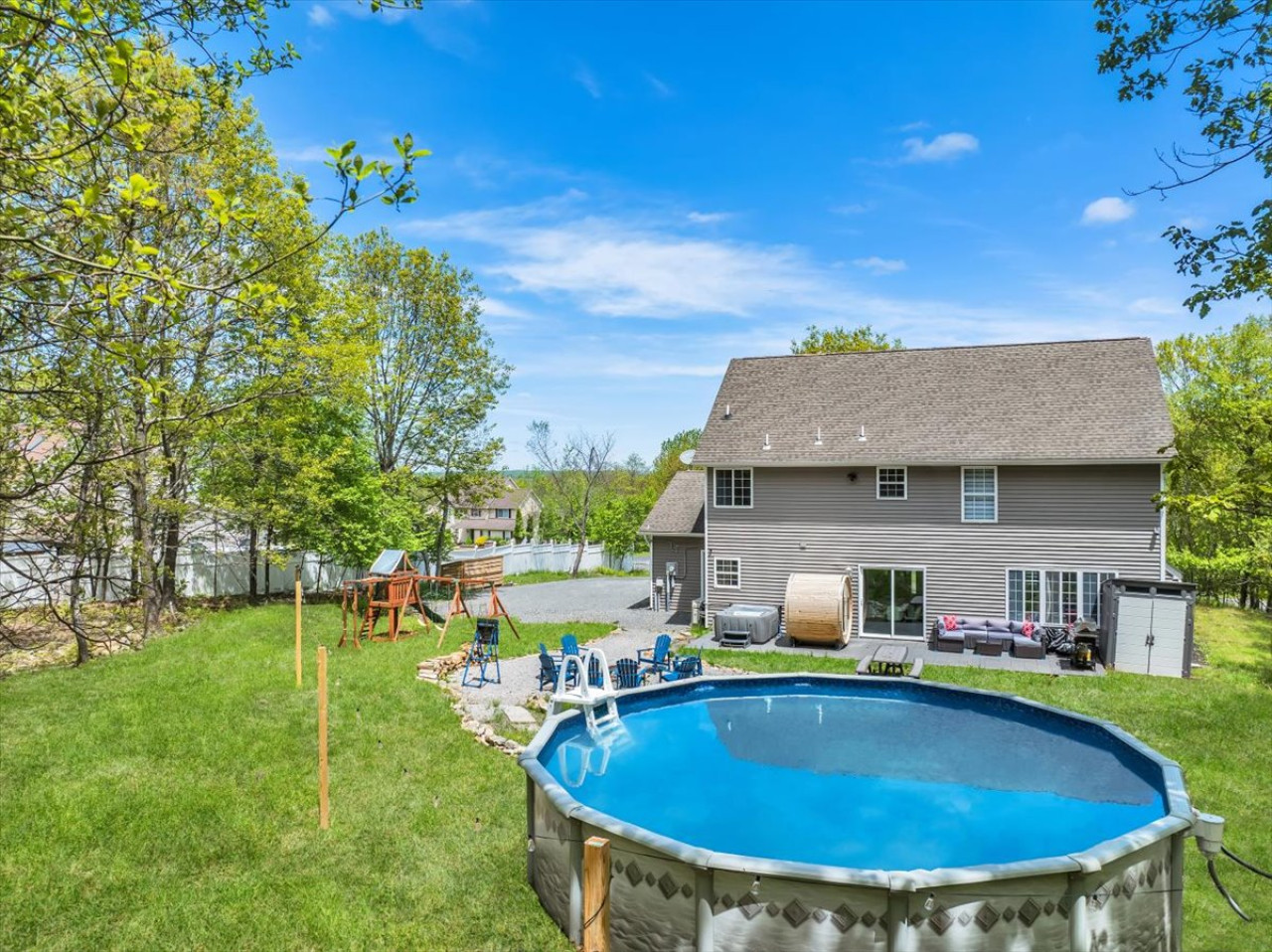 amazing-home-with-hot-tub-pool-sauna-and-more!/