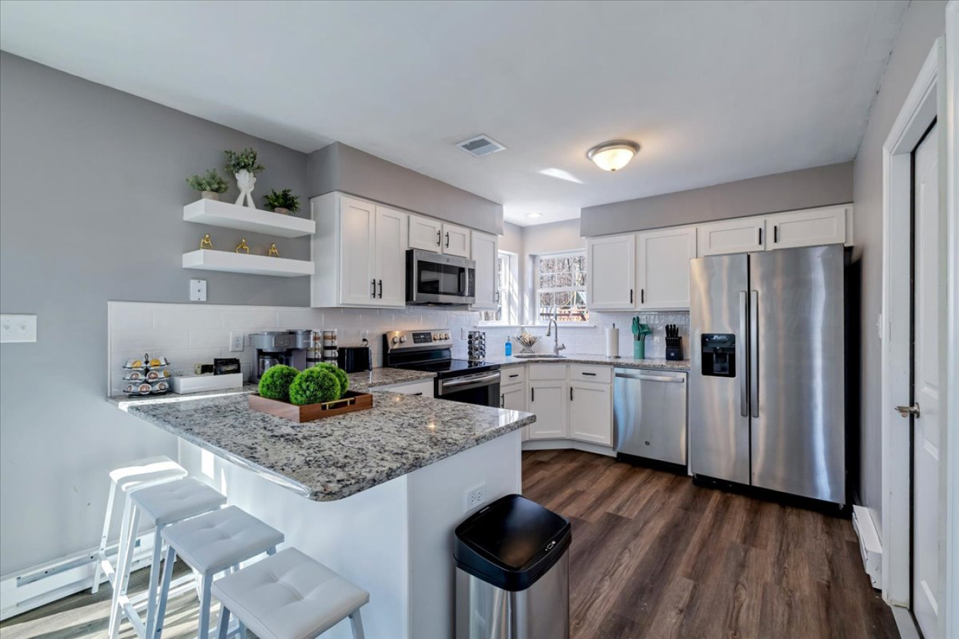 amazing-home-with-hot-tub-pool-sauna-and-more!/