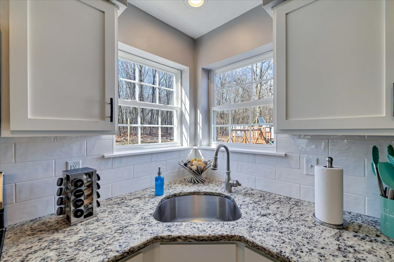 amazing-home-with-hot-tub-pool-sauna-and-more!/