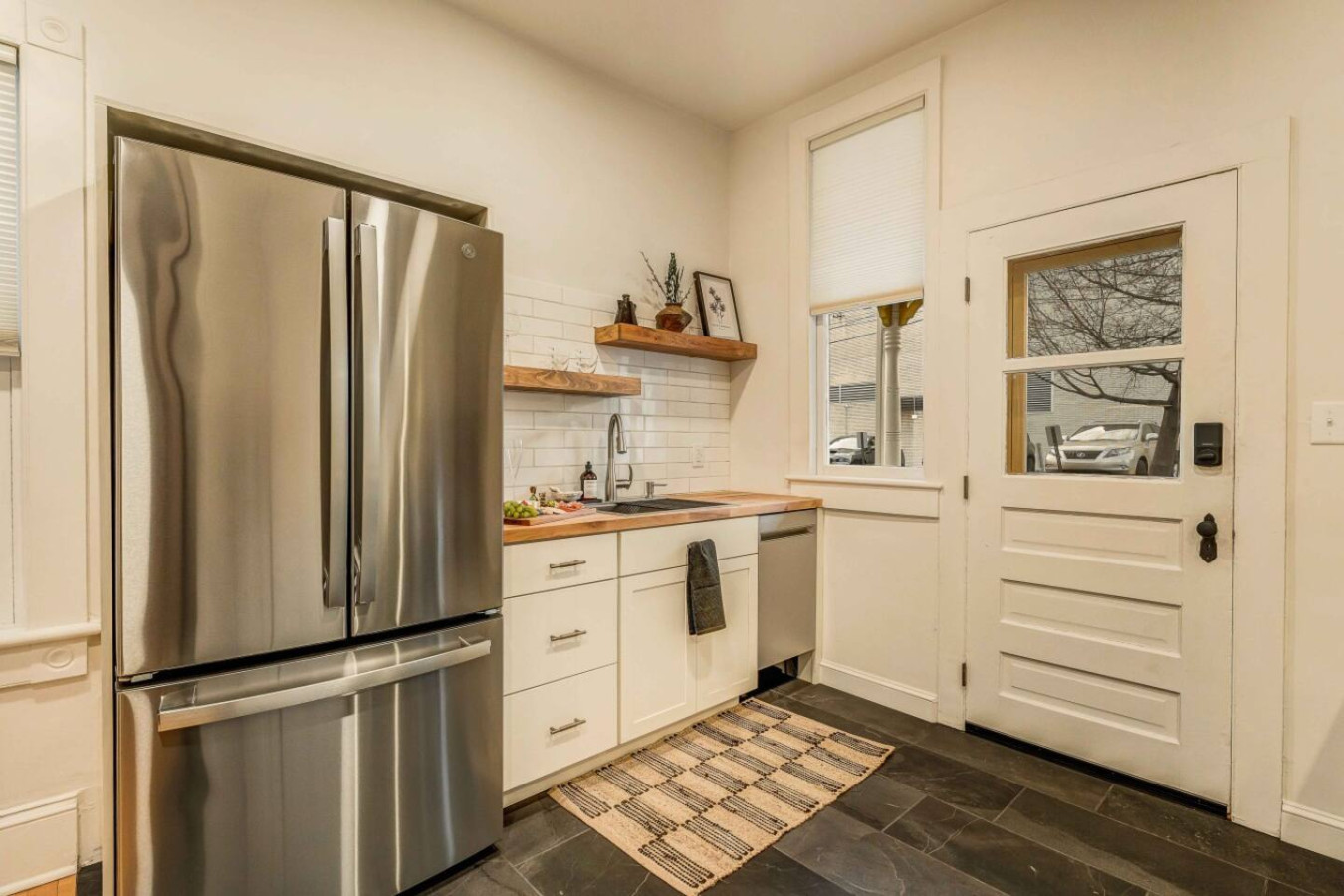 steps-from-downtown-stroudsburg-or-2br-+-sleeps-4/