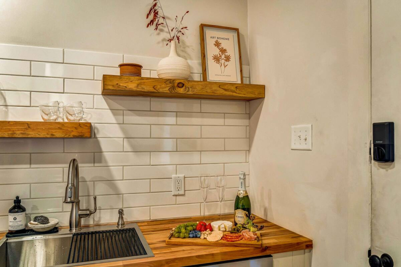 elegant-historic-5br-home-in-downtown-stroudsburg/