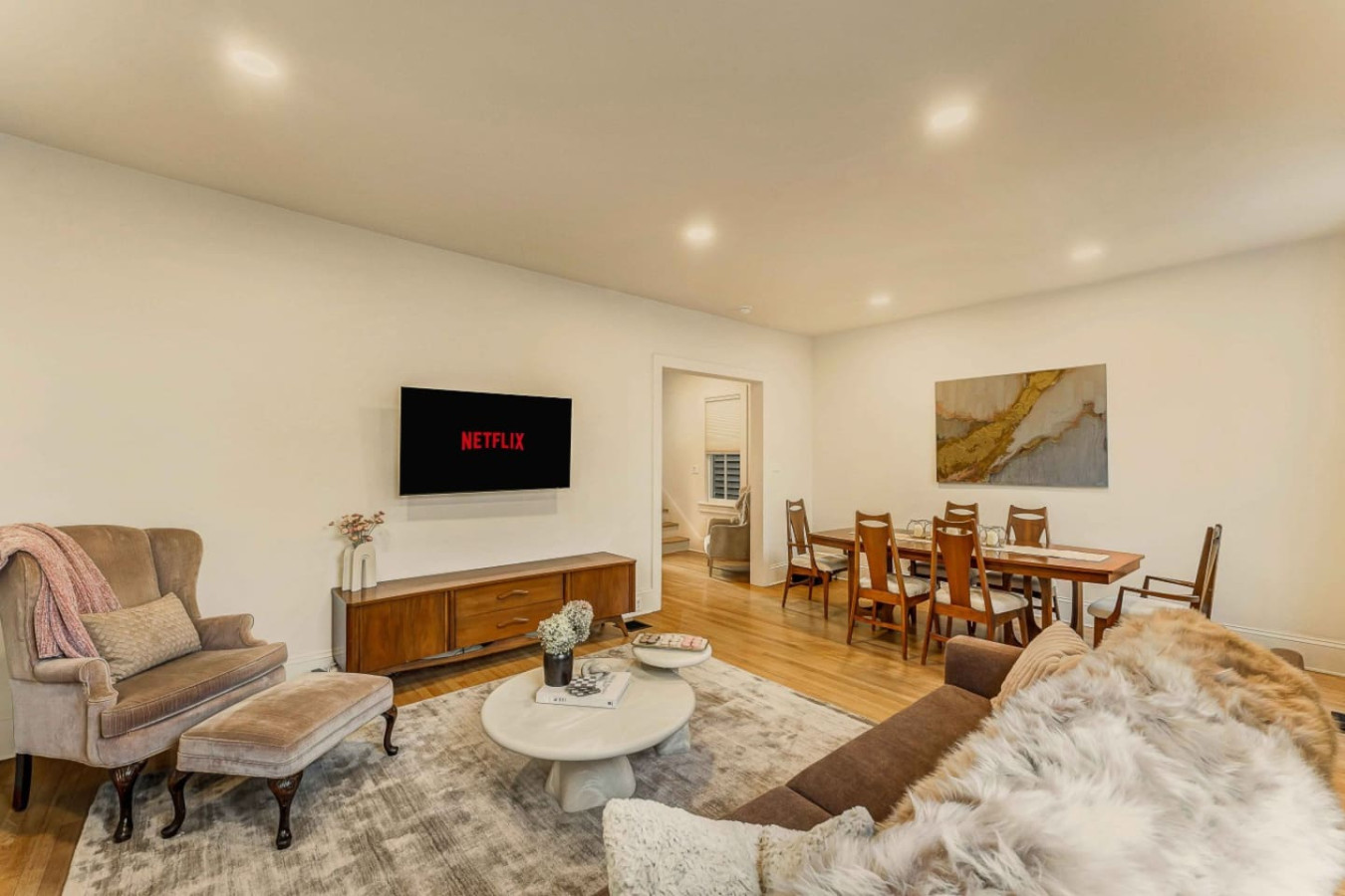 chic-retreat-downtown-stroudsburg-or-3br+sleeps-10/