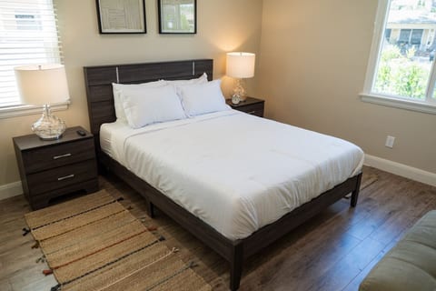 Remodeled 3BR House w/ Hot Tub & Fenced Yard (p58)