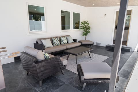 Sleek 3BR Home w/ Front & Back Yard/Patio p58