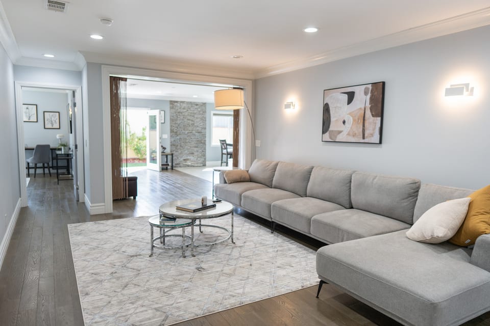 UPSCALE MODERN 4BR TORRANCE HOUSE BUILT 2018 w/ GARAGE, FENCED YARD/PATIO (p79) - Torrance