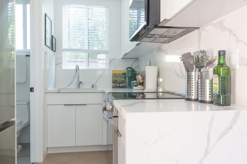 Scandinavian-Style 1BR Apartment BUILT 2024 (p80) - Los Angeles