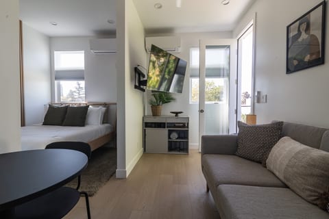 Built 2024 Scandinavian-Style 1 BR/Studio w/ PRIVATE ROOFTOP DECK 360° VIEWS p82