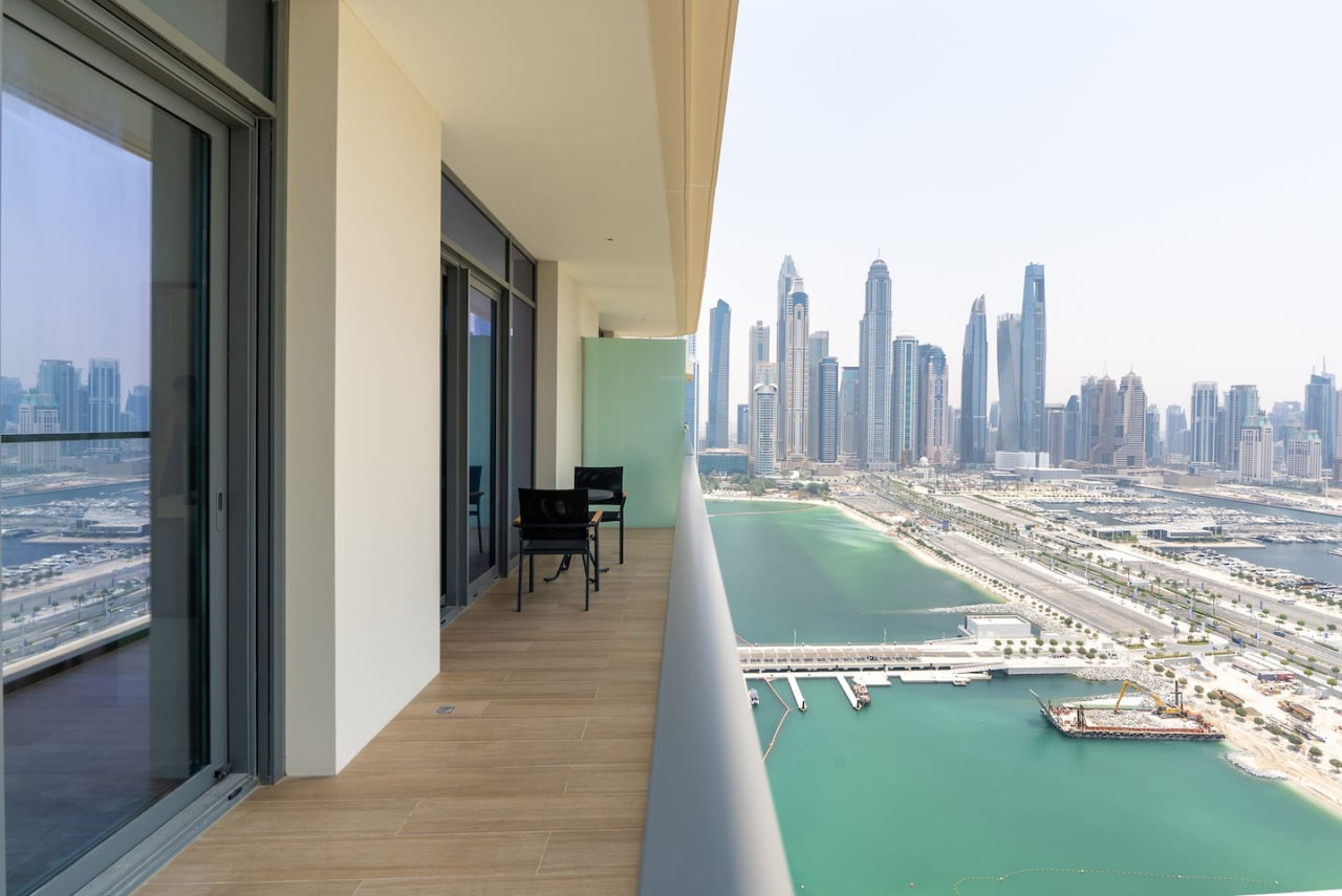 Elegant and Spacious 1 BR Apartment- Beachfront - Tecom - Dubai - United Arab Emirates