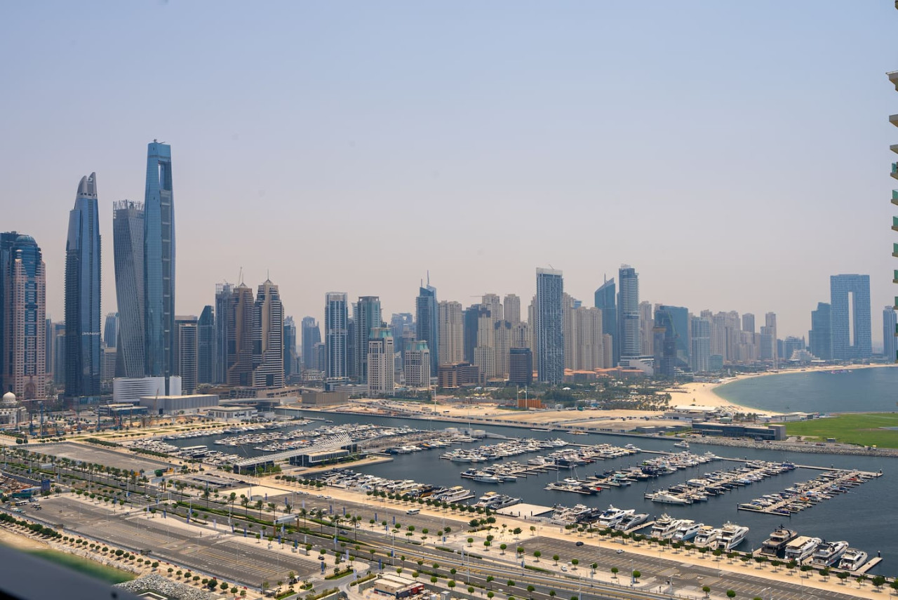 Elegant and Spacious 1 BR Apartment- Beachfront - Tecom - Dubai - United Arab Emirates