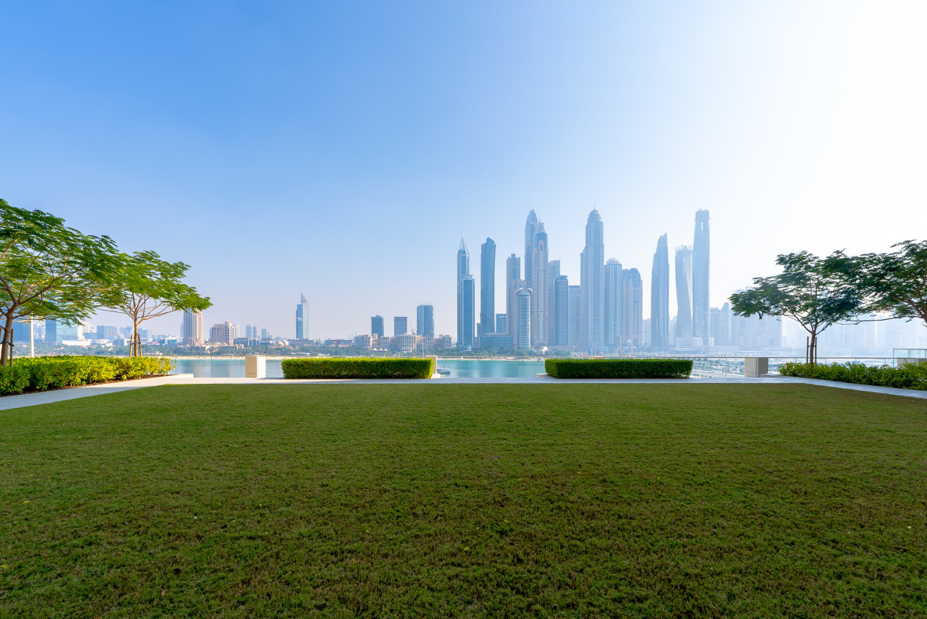 Elegant and Spacious 1 BR Apartment- Beachfront - Tecom - Dubai - United Arab Emirates