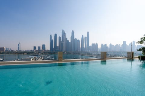 Elegant and Spacious 1 BR Apartment- Beachfront