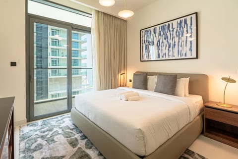 Elegant and Spacious 1 BR Apartment- Beachfront