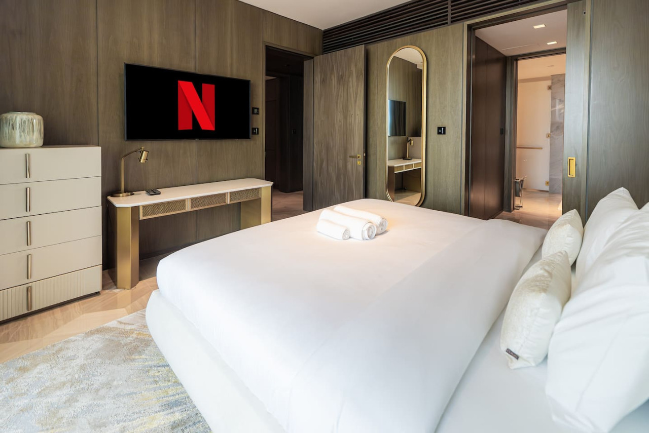 Exclusive 2BR in Five Palm Jumeirah - Pool & Beach Access - Tecom - Dubai - United Arab Emirates