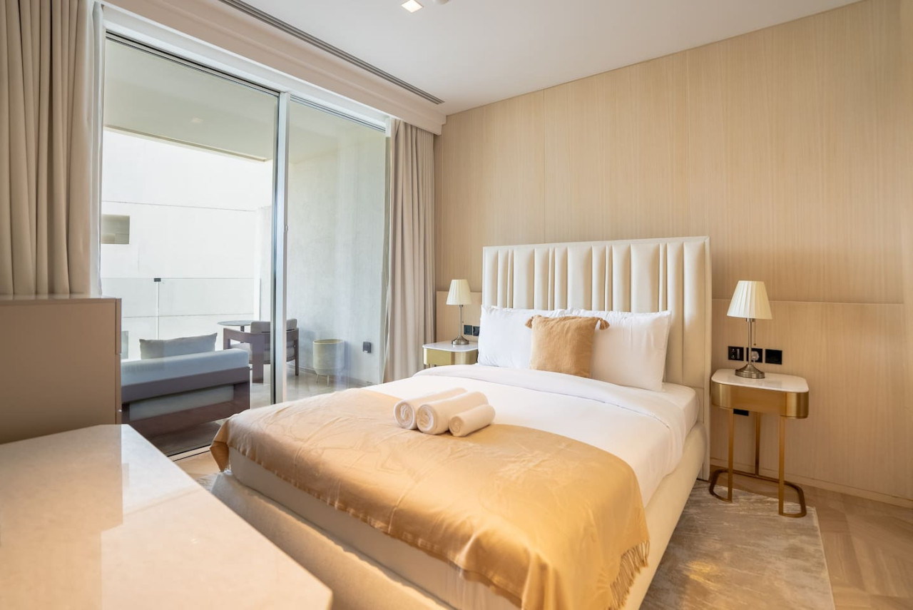 Exclusive 2BR in Five Palm Jumeirah - Pool & Beach Access - Tecom - Dubai - United Arab Emirates