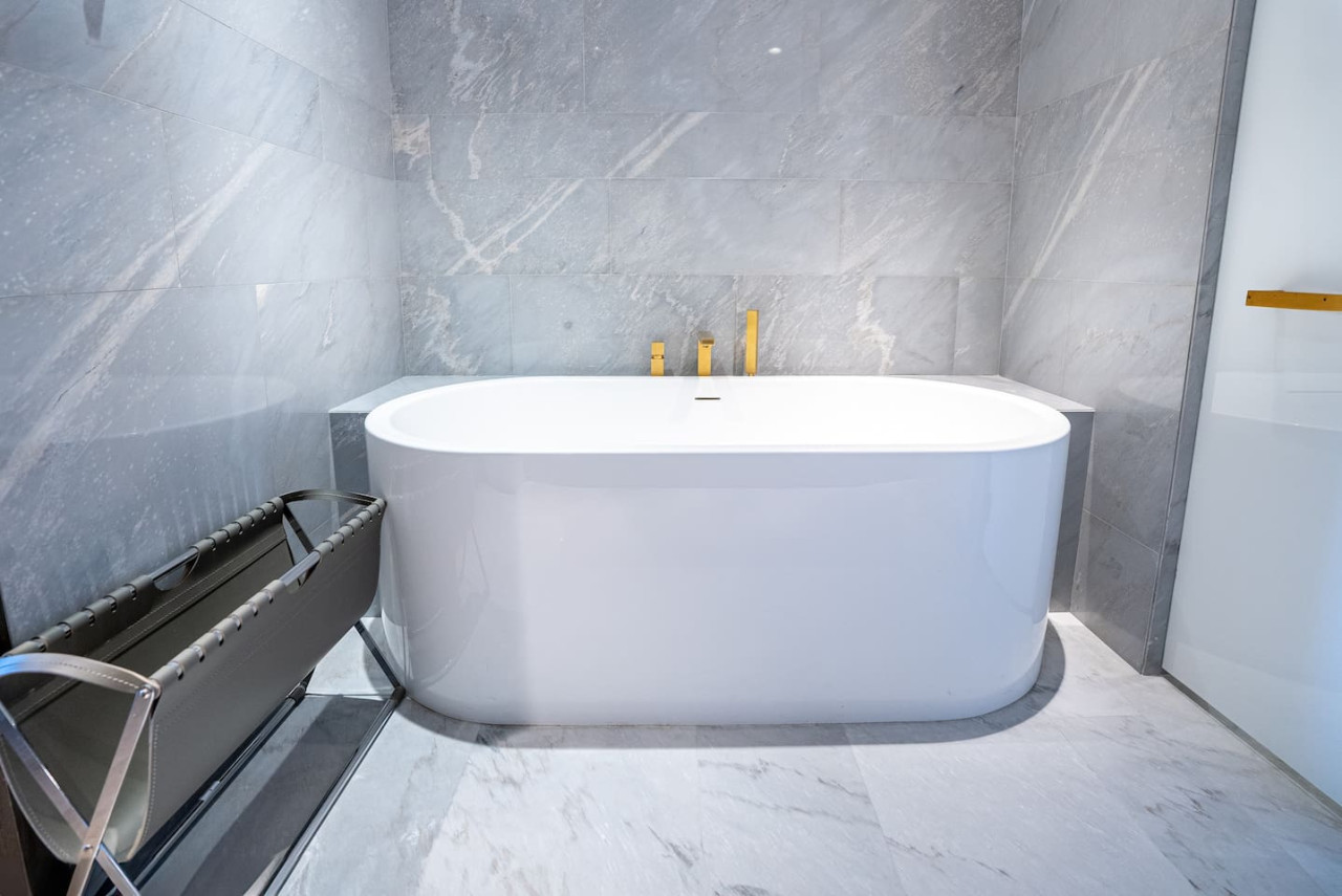 Exclusive 2BR in Five Palm Jumeirah - Pool & Beach Access - Tecom - Dubai - United Arab Emirates