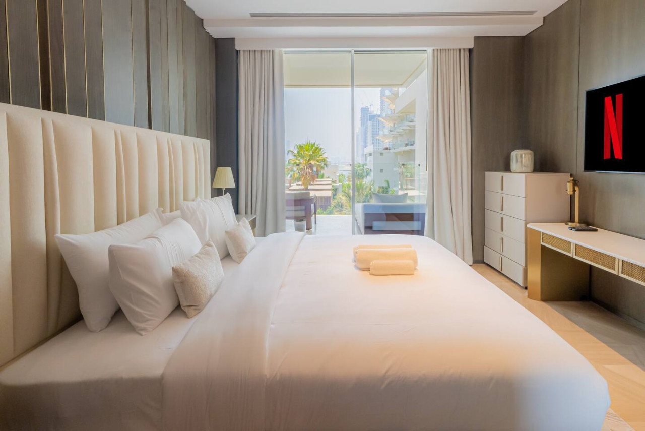 Exclusive 2BR in Five Palm Jumeirah - Pool & Beach Access - Tecom - Dubai - United Arab Emirates