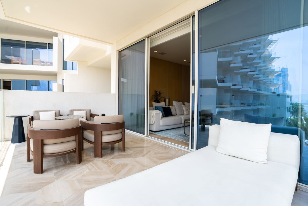 Exclusive 2BR in Five Palm Jumeirah - Pool & Beach Access - Tecom - Dubai - United Arab Emirates