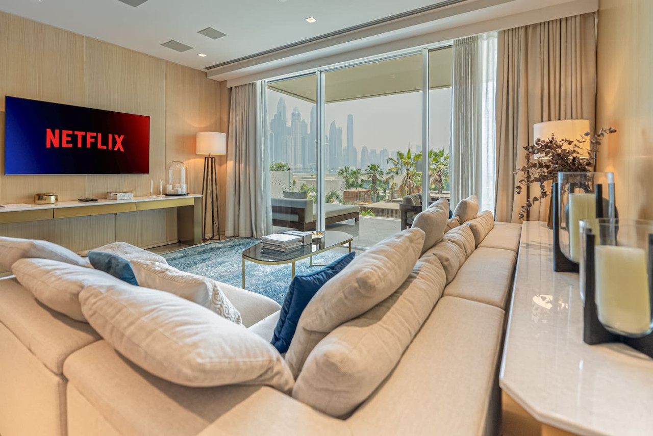 Exclusive 2BR in Five Palm Jumeirah - Pool & Beach Access - Tecom - Dubai - United Arab Emirates