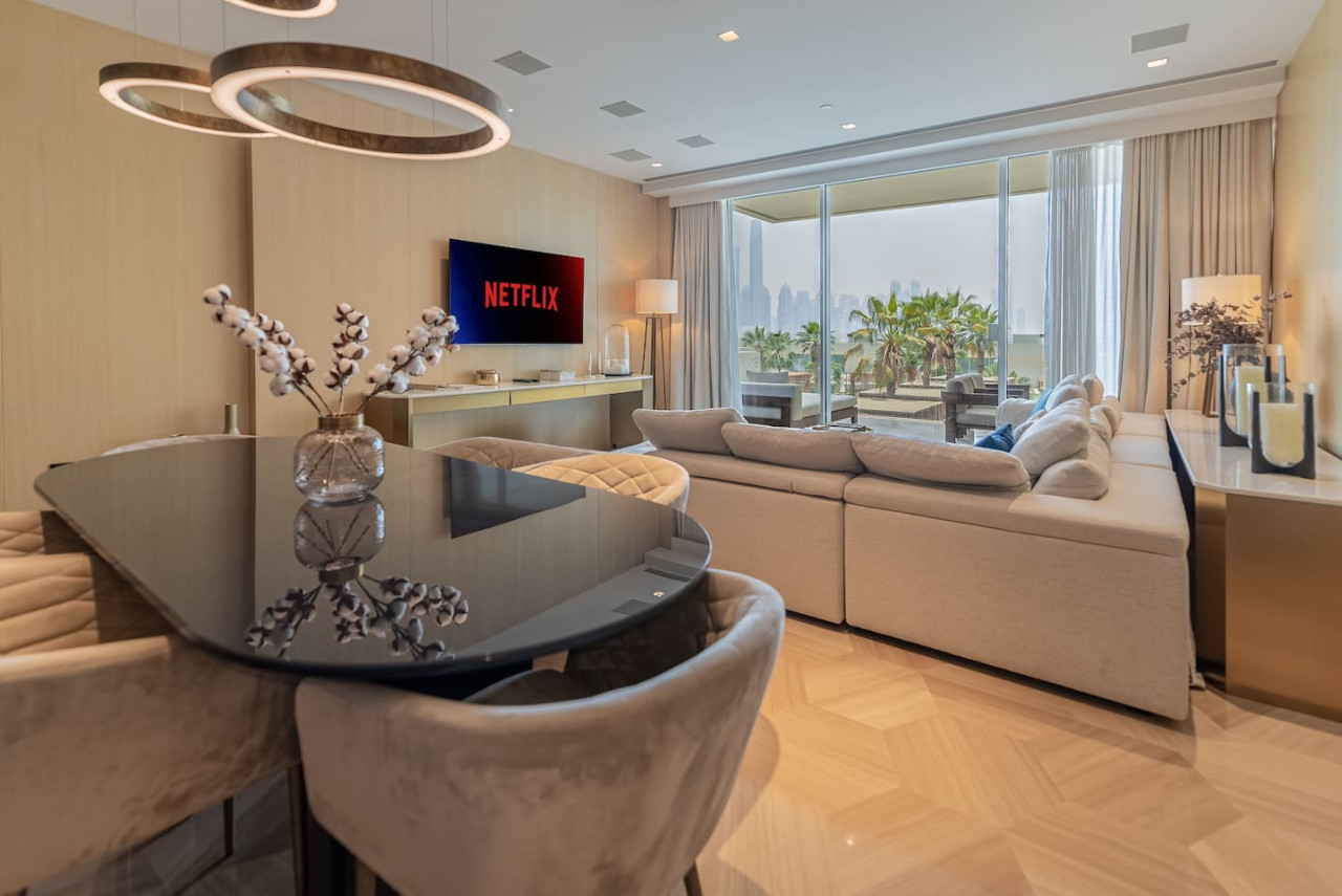 Exclusive 2BR in Five Palm Jumeirah - Pool & Beach Access - Tecom - Dubai - United Arab Emirates