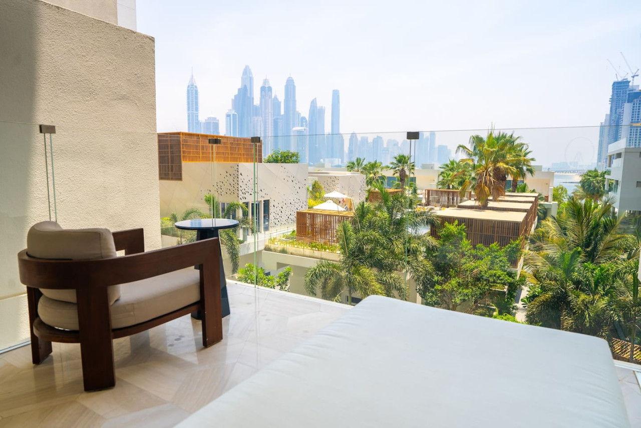 Exclusive 2BR in Five Palm Jumeirah - Pool & Beach Access - Tecom - Dubai - United Arab Emirates