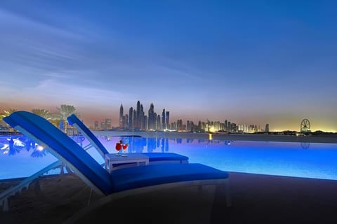 Stunning 1 BR in Palm Jumeirah w/ Beach Access
