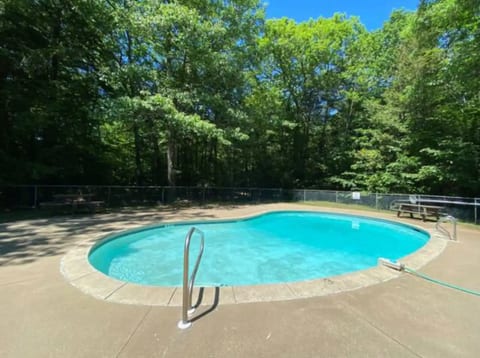 Pine Top Lodge | Spacious Family Home with a Pool!