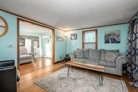 Expansive Home with Large Yard, Close to the Beach