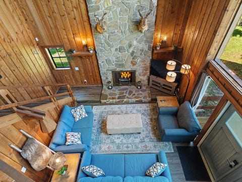 Serene Cabin Escape- Lakeside Romantic Getaway