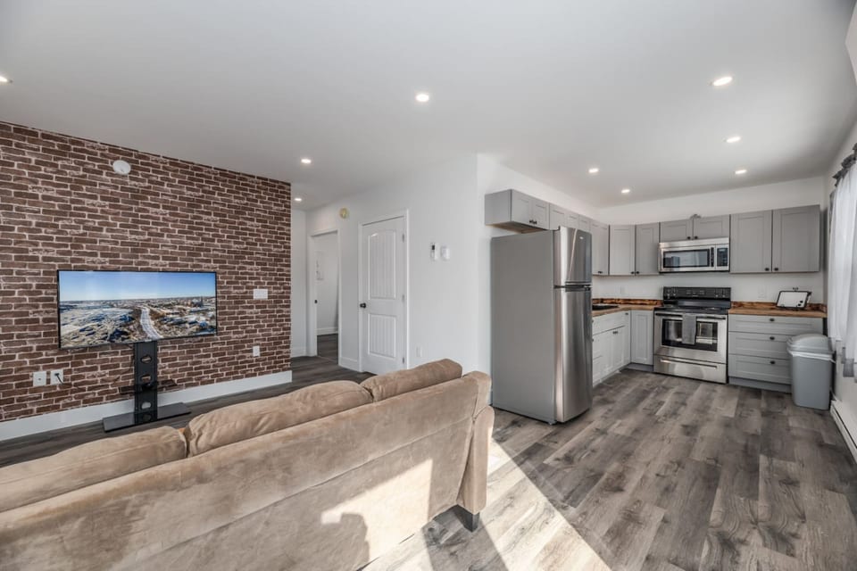 Breathtaking Riverfront | High-Speed Wi-Fi - Bangor