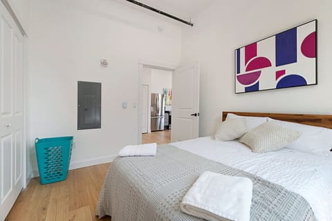 Blend of Charm-Historical Ambiance w/ Modern Touch