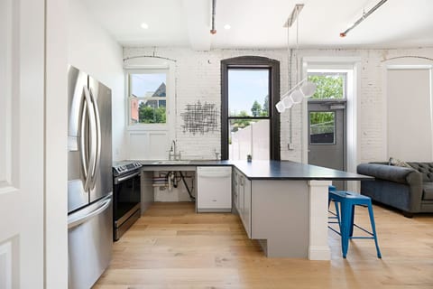 Blend of Charm-Historical Ambiance w/ Modern Touch