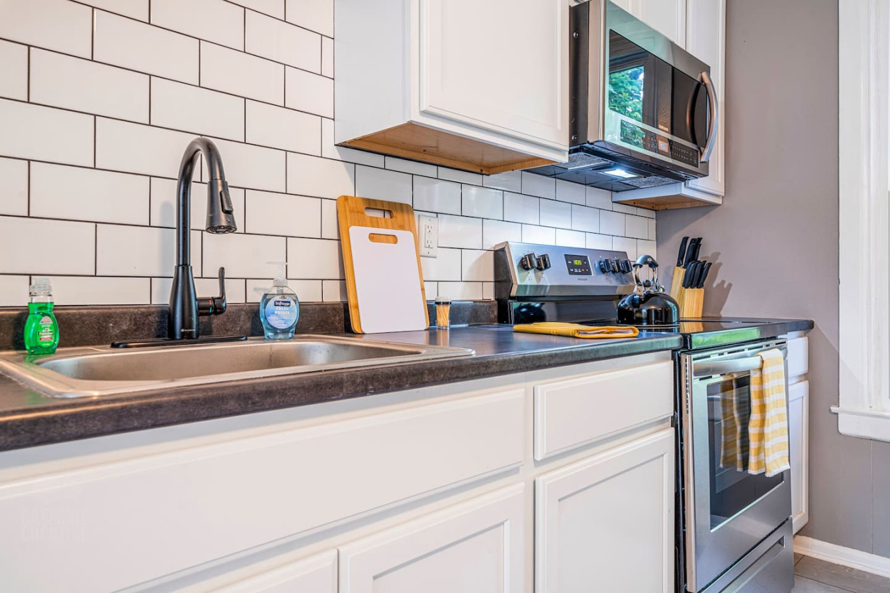 saco-haven:-stylish-2bd-near-everything/