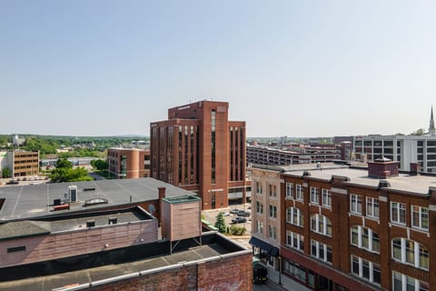 City Serenade: Downtown Oasis with a Musical Touch