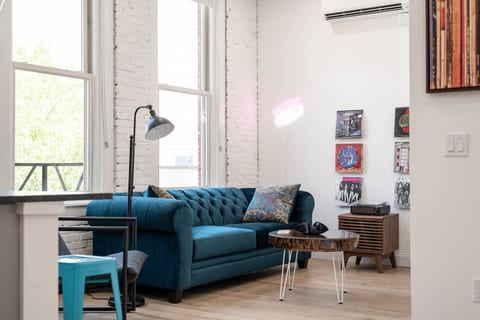 City Serenade: Downtown Oasis with a Musical Touch