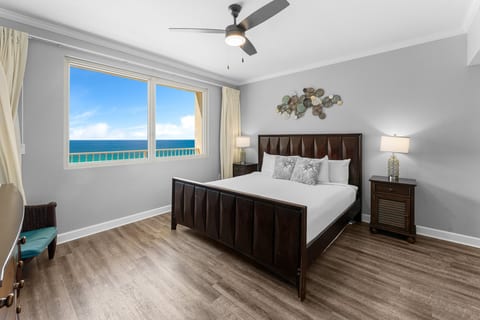Shores of Panama Chic 2-BD Beachfront Resort Condo!