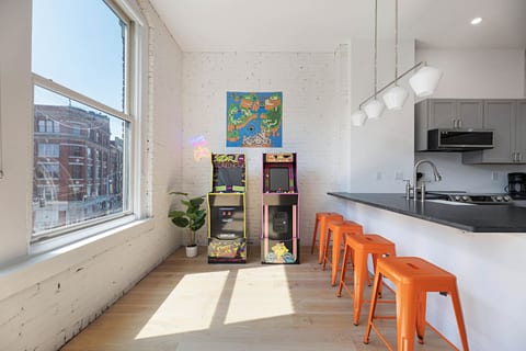 Level Up: Your Retro Gaming Haven Awaits!