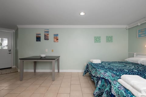 Seaside Studio | Accommodates 4| Parking Available