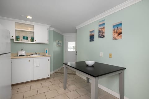Seaside Studio | Accommodates 4| Parking Available