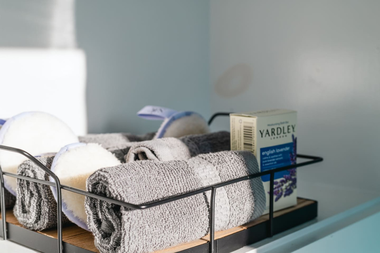 3-bedroom-coastal-haven:-3-blocks-from-the-beach/