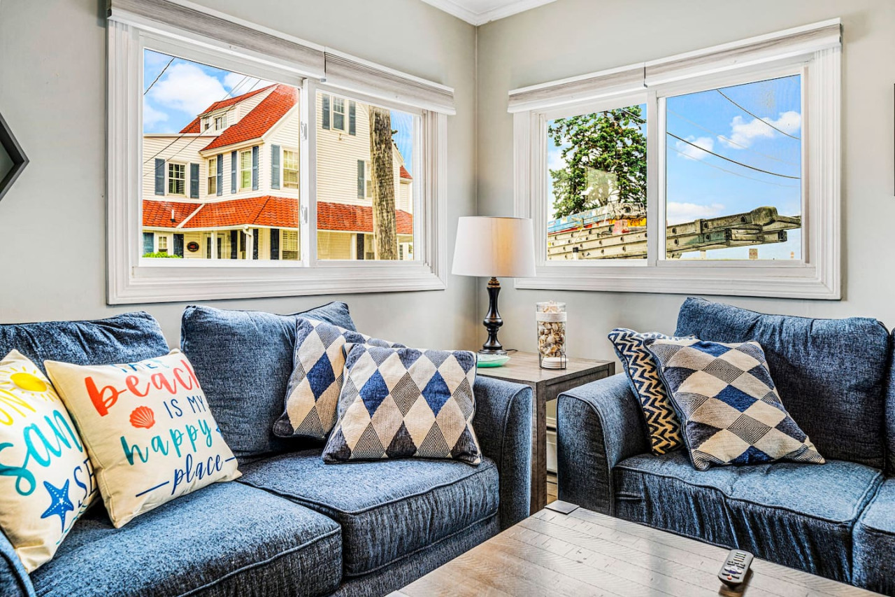 coastal-charm-beachside-retreat/