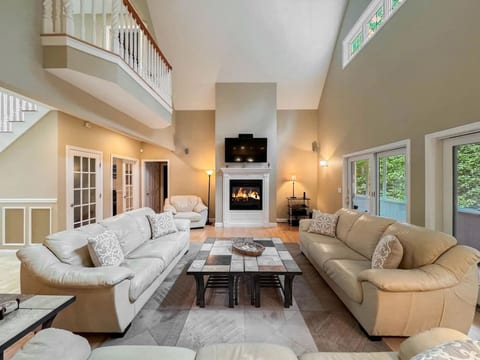 The Great Escape | 6100 ft.² | Theater | Hot Tub