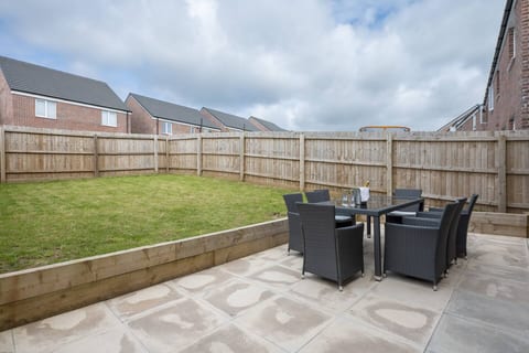 Cosy 3 Bed Near Beaches, Cardiff & Brecon Beacons
