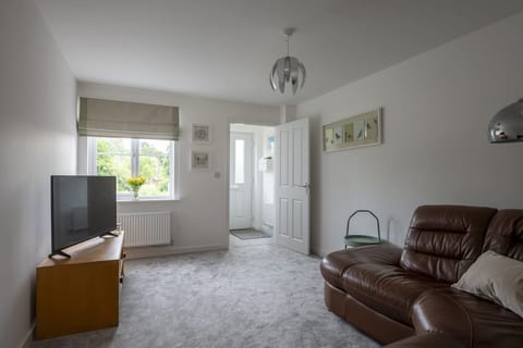 Cosy 3 Bed Near Beaches, Cardiff & Brecon Beacons