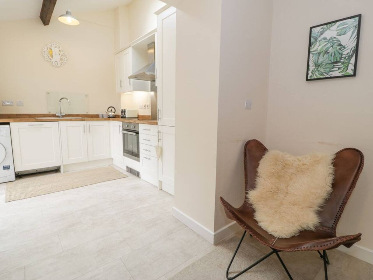 pet-friendly-stay-near-ruthin-castle-with-parking/