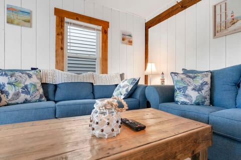 Charming Beach House w/ Ocean Views & Deck