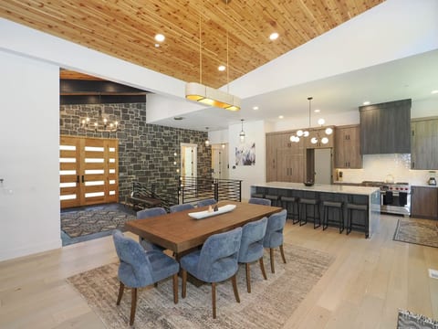 Luxury 4BR Mountain Retreat Near Sundance Resort