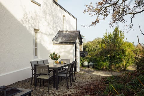Charming farmhouse in picturesque Pembrokeshire