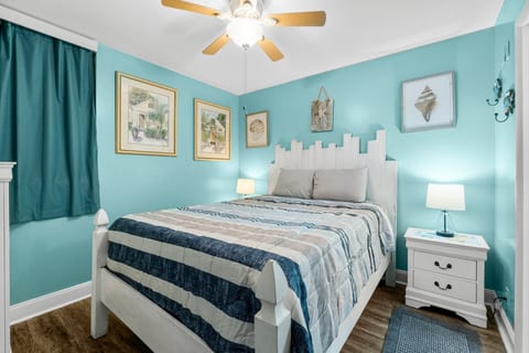 Stunning Beachfront 1BD Condo w/ Free Beach Chair Service