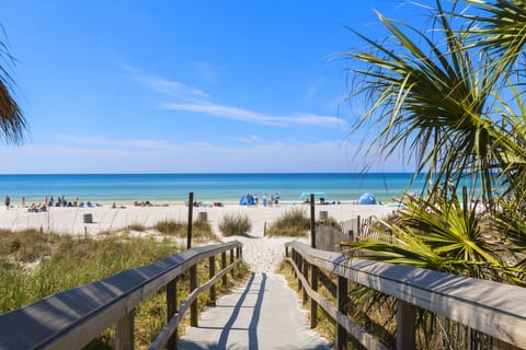 Resort Townhouse with Beach Access & 11 Pools