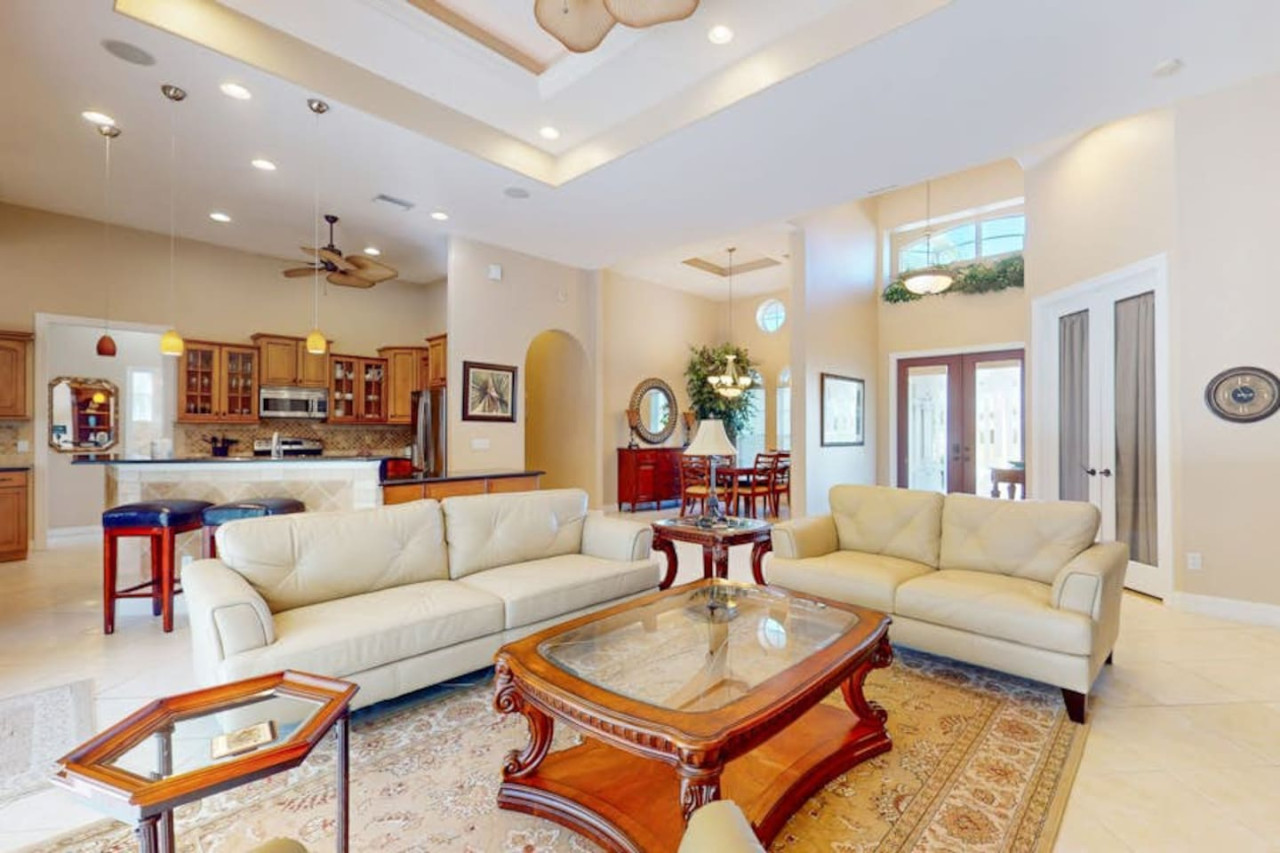 Villa Cape Casa Royale with a pool. - Cape Coral